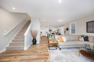 Hot Tub - Saugatuck - Douglas - Luxury Home Sleeps 8 - 3