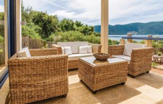 Seafront Holiday Villa - 7