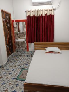 Radha Krishna Guest House - 3