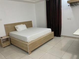 Lloyd Hotel and Suites - 2