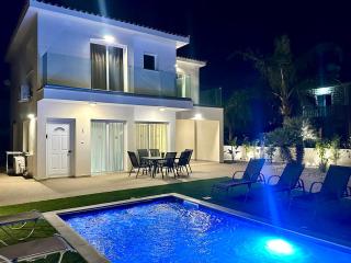 Mediterranean Oasis Villa - Ayia Thekla Beach - 2