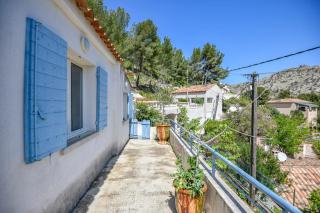 La Maison Bleue - Cabanon avec piscine et parking - 3