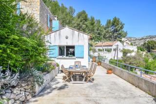 La Maison Bleue - Cabanon avec piscine et parking - 4