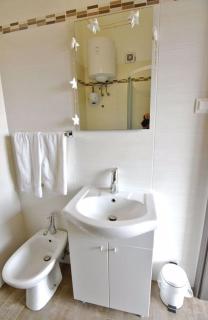Ideal getaway flat with pool and rumpus room - 4
