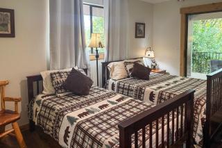 Riverfront Woodland Cabin: Wooded & Forested Views - 9