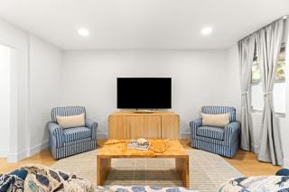 Walk to the BeachRestaurants 2BR25 BA Patio - 8