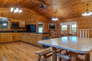 Hillside spacious Lodge in the Heart of Hocking - 5