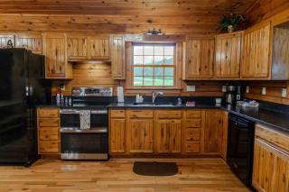 Hillside spacious Lodge in the Heart of Hocking - 3