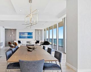 Modern 4BR Oceanfront Residence with Panoramic Views - 1