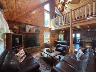 5 BDR for 20 with Hot Tub Pool Table & Lake View - 8