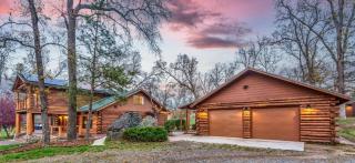 Log Cabin sleeps 20 with hot tub, EV Charger, firepit - 1