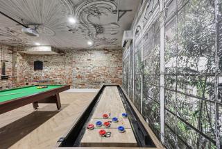 Games Hot Tub New Build Sauna Walk Downtown Theater Arcade Park - 7