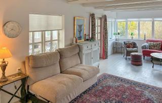 2 Bedroom Cozy Home In Væggerløse - 9