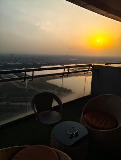 supernova luxuries studio apartment 42nd floor - 4