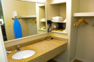 Texan Inn - Carrizo Springs - 7