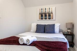 10 Min to Falls Sleeps 13 Tesla Charger WIFI - 4