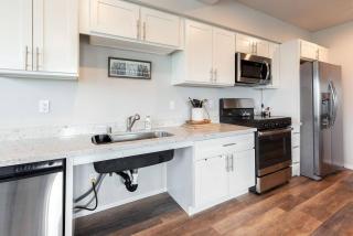 Tacoma Dome condo w Mountn & Bay views PRK! - 6