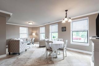 Modern Elegance in the Heart of Downtown Tacoma King Bed Parking AC - 6