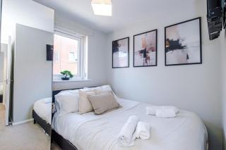 Chic 3BR City Escape Balcony M4 Heart - 8