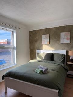 Spacious 4-Bedroom Modern House in the Centre of Southampton - 8