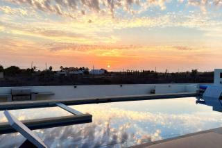 Relaxed baja living, sunset patio & saltwater pool - 0