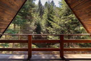 Spacious Family House with Parking and 5 Bedrooms by Noclegi Renters - 8