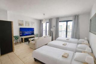 Apt with 6 single beds - 9