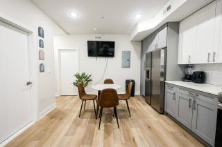 2BR2BA City RetreatKing BedWiFiWD - 8