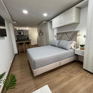 Ideal stay near the airport with parking & WiFi - 6