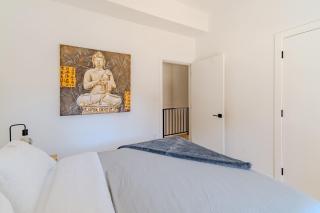 Modern 2BR Coach House, West Van- New Construction - 6
