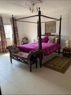 Linda's Guest House - 4