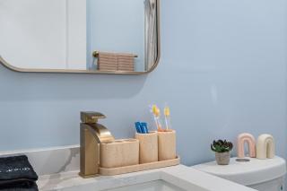 Beautiful Bright 2 bed - Near downtown Chicago - 6