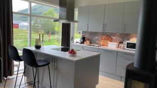 Strandhus i idylliske omgivelser - 1