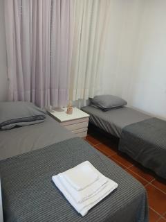 2 Bedroom Apartment -180m Beach -StarlinkWiFi -Balcony - 5