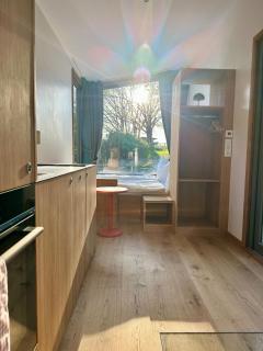 Minimalist Design Cabin mit See- und Wiesenzugang - 2