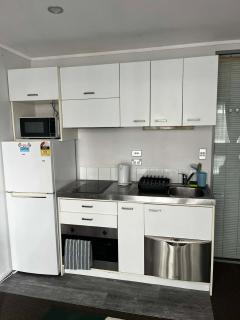 Central Auckland City 2 Bedroom Apartment Plus FREE Car Park - 2