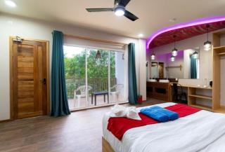 Ukulhas Villa Hotel & Spa - 4