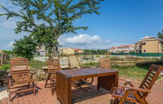 2 Bedroom Lovely Apartment In Medulin - 5
