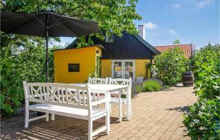 2 Bedroom Beach Front Home In Svaneke - 9