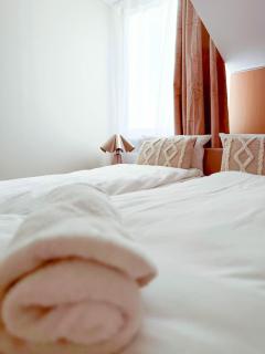 Golden Hour Apartment - 8
