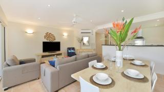 Cayman Villas Port Douglas - 8