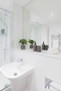 Elegant 2 Bed 2 Bath Apartment, Jewellery Quarter - 5