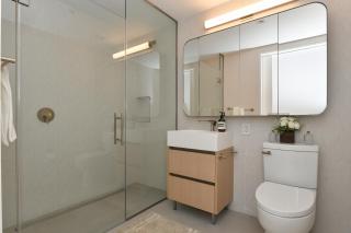 Luxury Apartments in Downtown Manhattan Skyline Views - 4