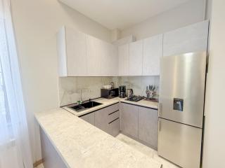 Quiet Oasis near Center Garden Free Parking 3 - 0