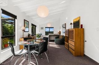 The Village Apartment, just steps to the Village shops, bars and restaurants - 0