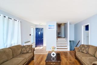 Charming 4-Bedroom Retreat in the Heart of Moncton - 3