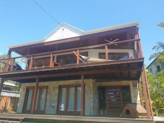 Cosy 3 Bedroom Home Short Stroll To Beach - 0