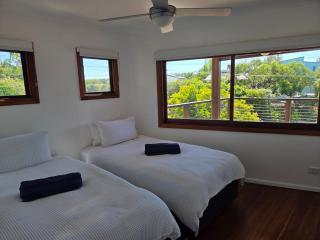 Cosy 3 Bedroom Home Short Stroll To Beach - 3