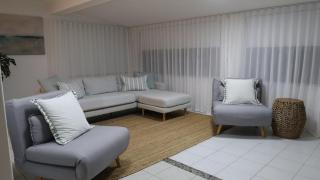 Sandy Lodge Steps to Beach Ocean Views Sleeps 6 AC WiFi Linen provided - 3