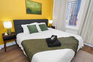 Chicago 3BR King Beds Sleeps 8 Near Humboldt Park - 4